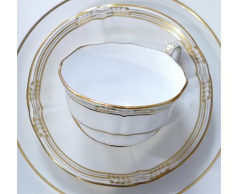 A collection of Spode Sheffield tea and dinner ware to include - tea pot, sugar bowl, milk jug, 9 trios, oval platter, 9 rimm