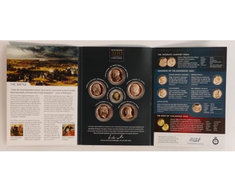 Coin set - Waterloo 200 years - 14k gold medallion (weight 7g), together with bronze coins. 