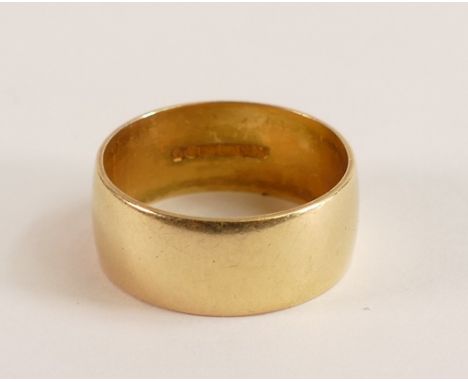 Gentleman's 18ct gold wedding ring, size R, 7.7g. 