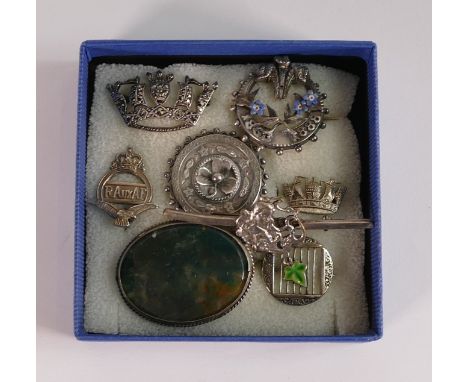 A collection of Silver brooches including R AUX AF, Agate, 19th century brooches etc (8) 