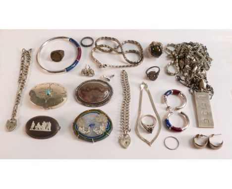Large group of sterling silver jewellery items and a silver box - includes rings, chains, pendants, brooches, bangles, earrin