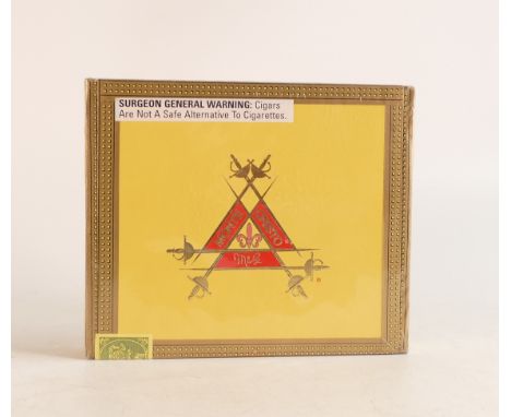 Montecristo No 3 (La Romana, Dominican Republic), handmade mild/medium Corona cigars, Cuban seed long filler with Connecticut