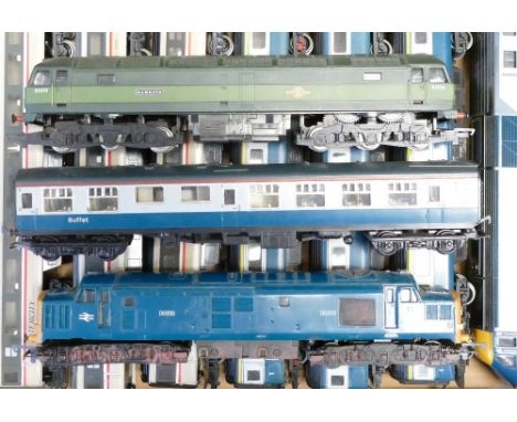 A collection of Hornby OO Gauge Engine and Carriages to include Intercity Sleeping Car, 34010, 43011, D6830, D1670, R439-0020