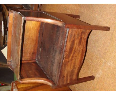 Georgian mahogany commode 