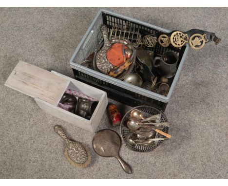 A box of mainly metalwares. Includes meat grinder, silver plated dressing table items, horse brasses, cutlery etc.  