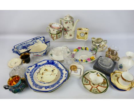 A mixed lot of ceramics to include Wedgwood, Royal Doulton, Spode, Wade and other, also includes a small quantity of glasswar