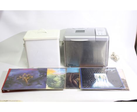 Russell Hobbs - Breadman. An unboxed Breadman breadmaker by Russell Hobbs #123683. Instruction manual and tin breadbin includ