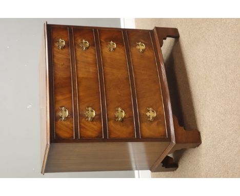 20th century figured mahogany chest, four graduating drawers on bracket feet, W80cm, H84cm, D50cm Condition Report Click here