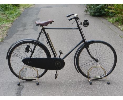 EARLY BICYCLE - 1911 SUNBEAM 'GOLDEN' ROADSTER a 1911 Sunbeam Golden Roadster, a very original bicycle with a 26 inch frame n