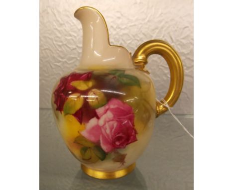 ROYAL WORCESTER FLAT BACKED ROSES JUG WITH GILT HANDLE PUCE MARK TO UNDERSIDE 1094, 13 CM TALL