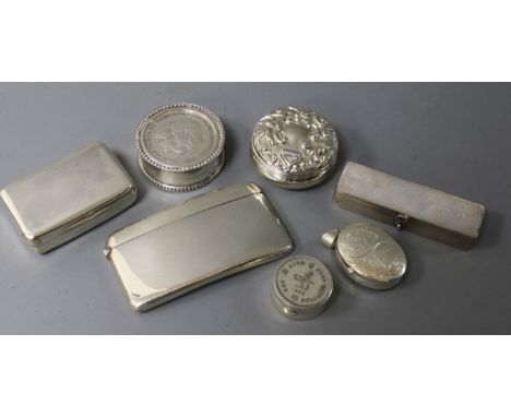 An Edwardian silver card case, a George III silver snuff box (a.f) and five other modern boxes including mother of pearl.