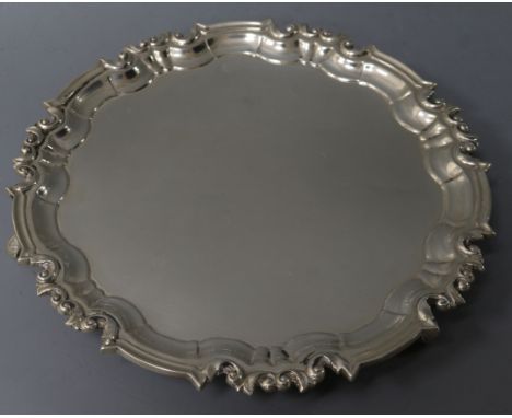 A George V silver salver, William Hutton & Sons, Sheffield, 1923, 21.2cm, 12 oz