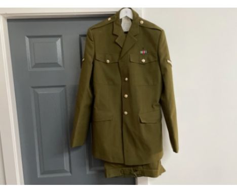 Army officials uniform in good condition 44” chest and 37” waist