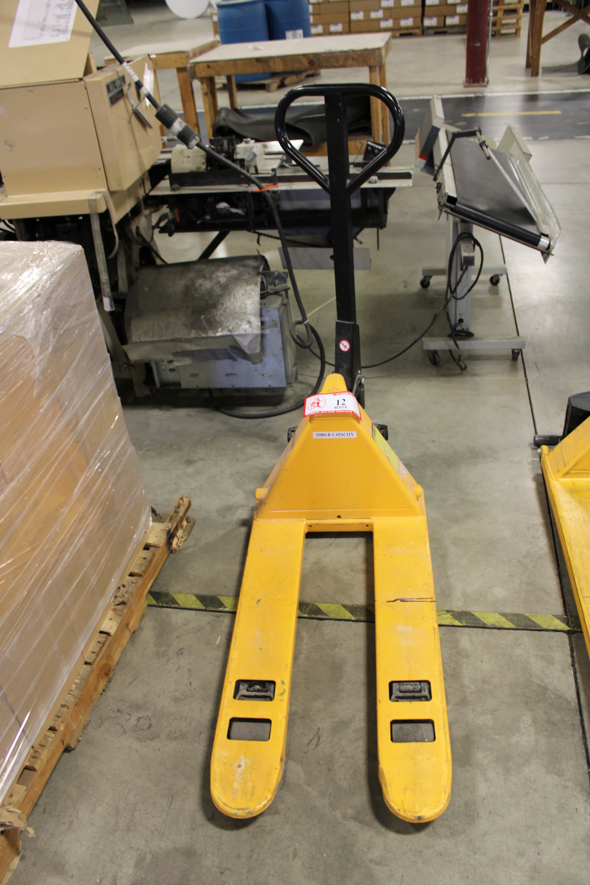 ULINE 5500lb Narrow Fork Pallet Jack