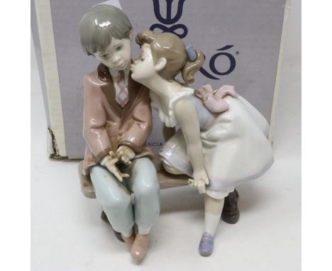 Lladro figural group, Ten and Growing 7635, no chips or cracks, H: 20 cm. UK P&amp;P Group 3 (£30+VAT for the first lot and £