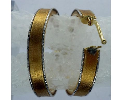 Pair of 18ct gold hoop earrings, D: 30 mm, 4.8g. UK P&amp;P Group 0 (£6+VAT for the first lot and £1+VAT for subsequent lots)