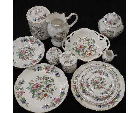 Twelve pieces of Aynsley in the Pembroke pattern ceramics, no cracks or chips. UK P&amp;P Group 3 (£30+VAT for the first lot 