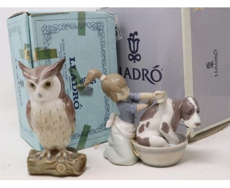 Two Lladro figurines including Hashful Bather 5455, all boxed, no chips or cracks, largest H: 14 cm. UK P&amp;P Group 2 (£20+
