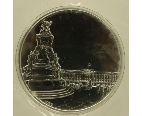 2015 silver bullion £100 coin, Buckingham Palace. UK P&amp;P Group 1 (£16+VAT for the first lot and £2+VAT for subsequent lot