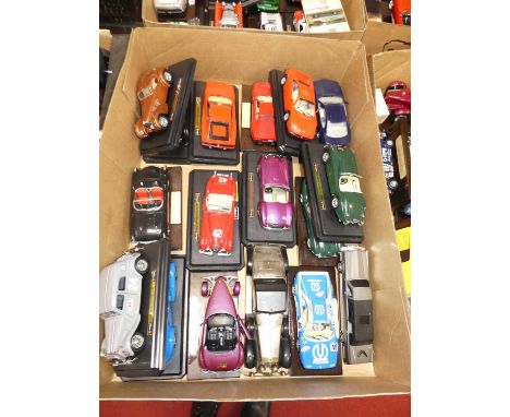 A tray of mainly 1:18 and 1:24 scale diecast vehicles, to include Burago