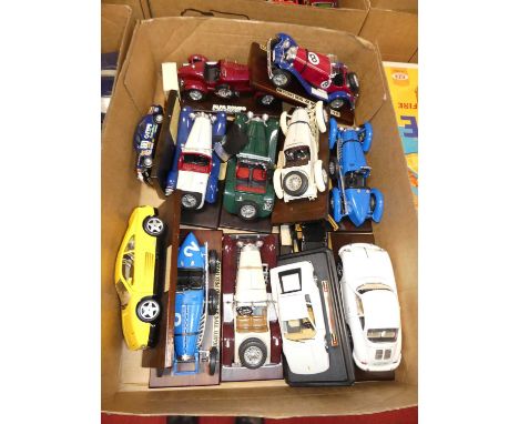 A tray of mainly 1:18 and 1:24 scale diecast vehicles, to include Burago