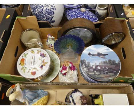 A box of mixed collectables to include Smiths 1940s mantel clock, Royal Worcester Evesham collectors plates etc 