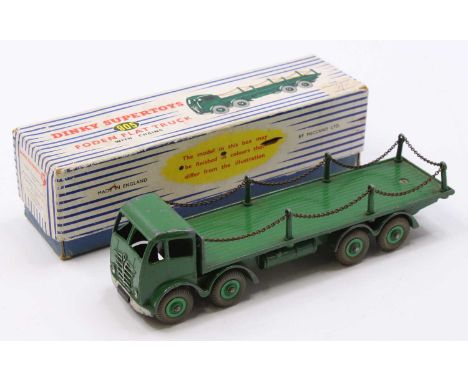 Dinky Toys No. 905 Foden 8 wheel Flat Truck with chains, green cab and chassis with green hubs, housed in a blue and white st