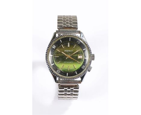 Prefect compressor style gentleman's wristwatch the green dial with baton numerals and date aperture at the three o'clock pos