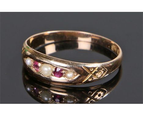 15 carat gold ruby and pearl set ring, with two rubies and three pearls, ring size Q