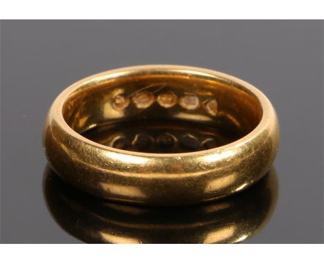 Victorian 22 carat gold wedding band, London 1888, of typical form, 7.6 grams, ring size K 1/2