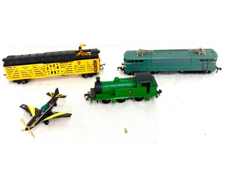 Wrenn engine 31340, BB16009 train model, , plastic giraffe car, aeroplane
