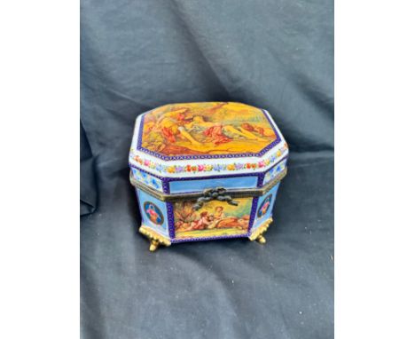 Vintage pottery jewellery chest 
