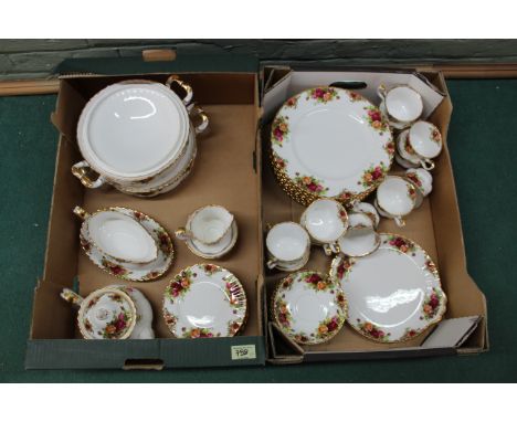 Royal Albert Old Country Roses tea and dinner wares, comprising of twelve dinner plates, two tureens with lids, gravy boat on