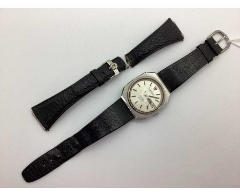 Omega; A Retro Electronic f300Hz Constellation Chronometer Gent's Wristwatch, the signed dial with line markers, centre secon