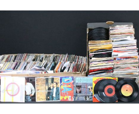 Vinyl - Approx 900 Rock &amp; Pop 7" singles mainly from the 1970s onwards to include Queen, Lou Reed, Jimi Hendrix, Kate Bus