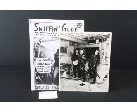 Memorabilia - Sniffin' Glue fanzine No.8, original Anabas Products Ltd 1977 The Clash photograph, Strangers concert ticket st