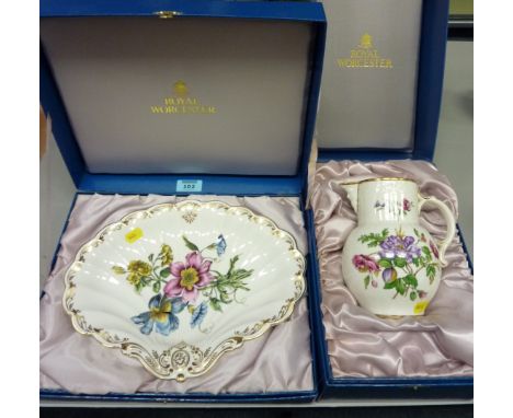 Royal Worcester Heritage Collection scallop shaped dish and jug (both boxed)
