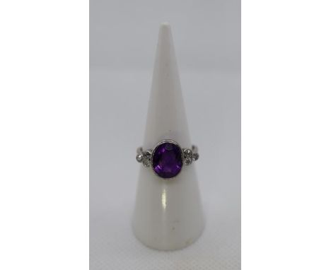 18ct white gold amethyst and diamond ring - Size L