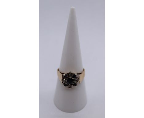 9ct gold sapphire and diamond ring - Size O 