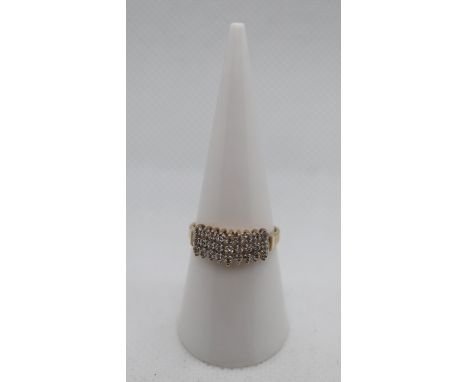 9ct gold diamond set ring - Size N 