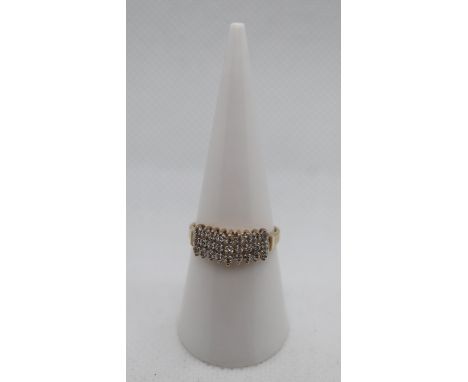 9ct gold diamond set ring - Size N 