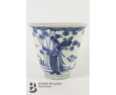 Chinese blue and white tapering octagonal beaker, Ming Dynasty, painted with phoenix amongst cloud scroll approx 11 cms h, bl