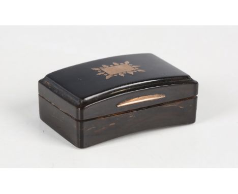 A George IV tortoiseshell curved rectangular snuff box, the hinged lid with gold inlaid reserve and thumbpiece, width 5cm. Pr