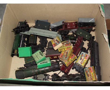 2 boxes of 00 gauge railway locomotive and rolling stock including Triang and Kitmaster.