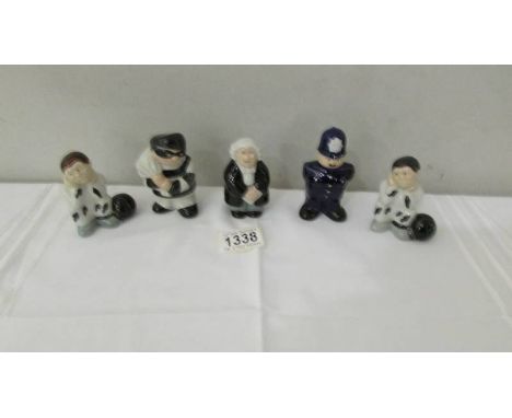 A set of 5 Wade 'Long Arm of the Law' figures.