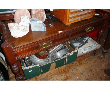 Edwardian mahogany 2-tier buffet table with two drawers above turned legs