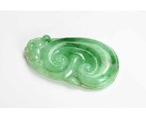 A JADE JADEITE DRAGON LINGZHI PENDANT, WITH CERTIFICATE. The pendant carved with a figure of a dragon and its tail forming in