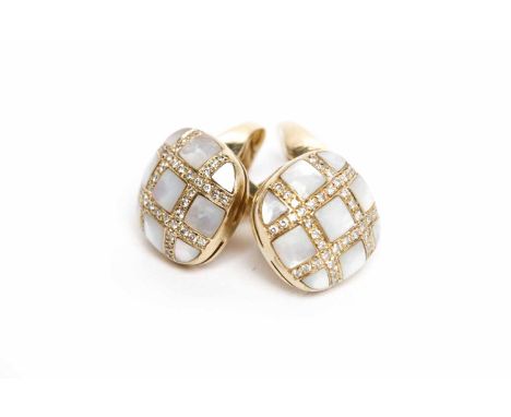 PAIR OF EIGHTEEN CARAT GOLD DIAMOND SET MOTHER OF PEARL CUFF LINKSeach with rounded square plaque 15mm across with a lattice 