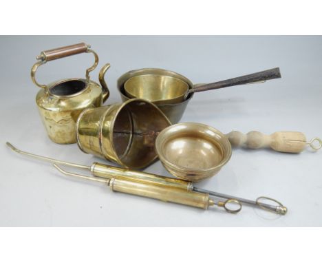 Various items of metalware, to include a copper ladle, with later wooden handle, brass pan, circular oriental bowl or sensor 