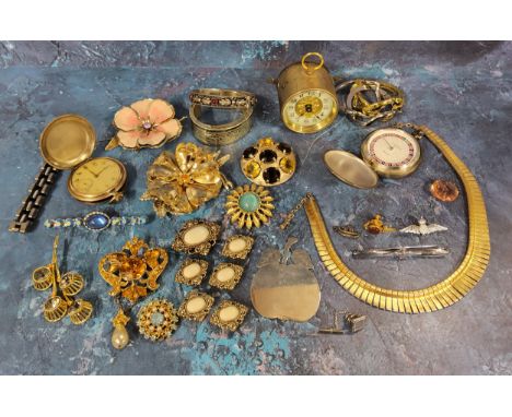 Vintage stone set brooches including two RAF wing brooches; an unusual oversized silver &amp; gold plated puzzle ring; a gold